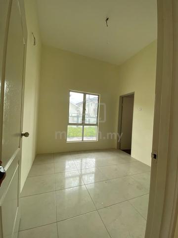 Rumah corner luas, taman bunga raya dkt Pekan Tapah utk disewa 1