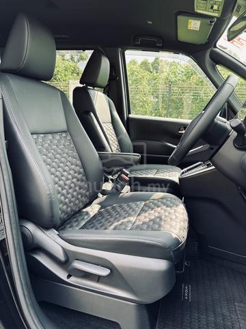 2022 Toyota VOXY 2.0 S-Z (A) 5A Power Boot 8Y Wrty - 5