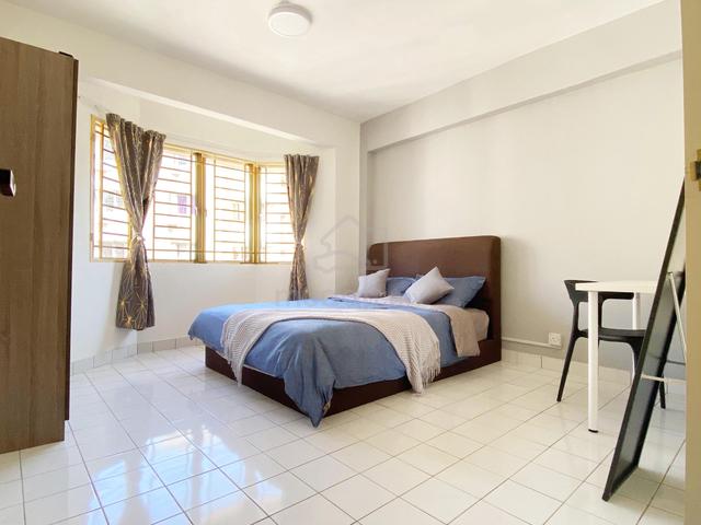 【New Renovated & Low Deposit】Desa Dua Apartment Kepong Aircon Room 1
