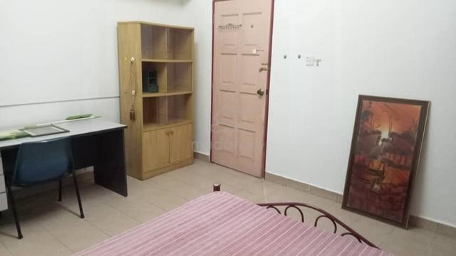 Fully Furnished Moslem Woman Room 5 Minutes Walk to SS18 LRT Station 1