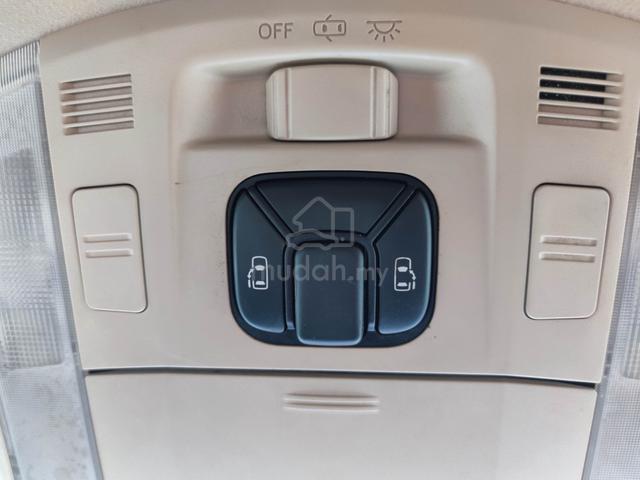 Toyota VELLFIRE 2.4(A) X Awd 8 SEATER 2 POWER DOOR - 2