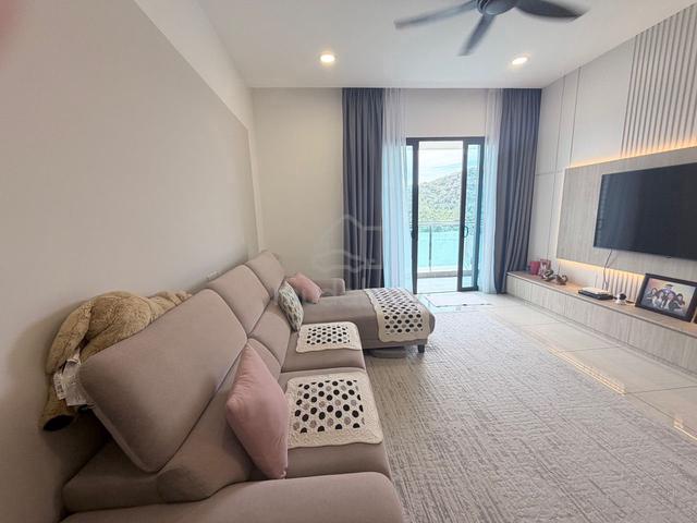 Queens Residences Q1 @ Queens Waterfront 1