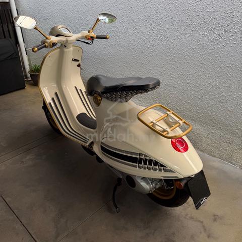 Vespa 946 Christian Dior Limited Edition - photo 6 of 20