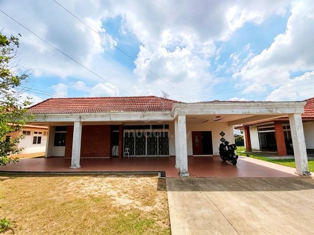 Banglo Paroi Jaya 6 Bilik 1