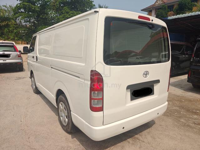 2017 Toyota Hiace Panel Van 2.5 (M) - 4