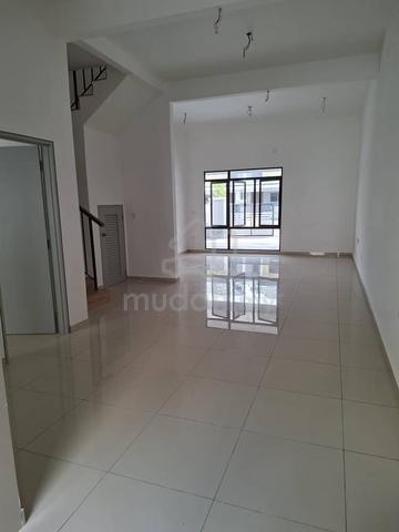 Bandar Tun Hussein Onn @ Avenue 3 Lake Valley 2 Storey Terrace House 1