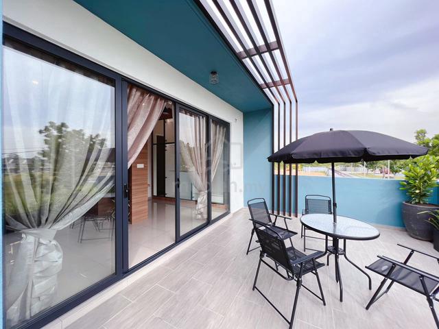 Huge Balcony Ready Unit Gated Guard Double Storey 22x70ft Ayer Keroh 1