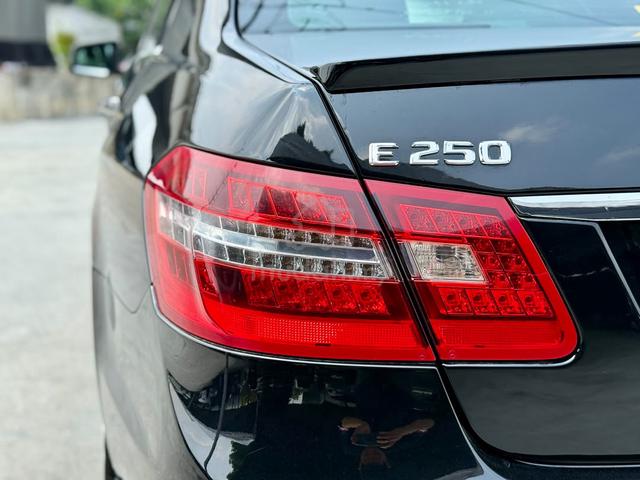 Mercedes Benz E-CLASS 1.8 E250 AMG SUNROOF W212 ! - 4