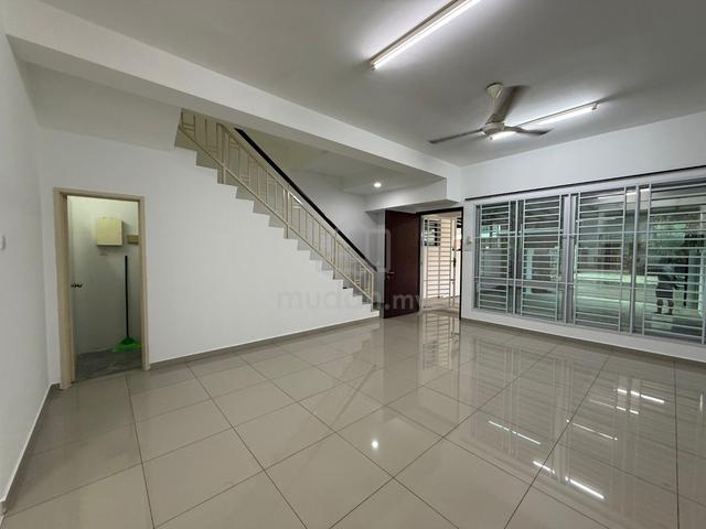 Full Loan / Maya Heights @ Bandar Seri Alam / 2 Storey Terrace / Gated 1