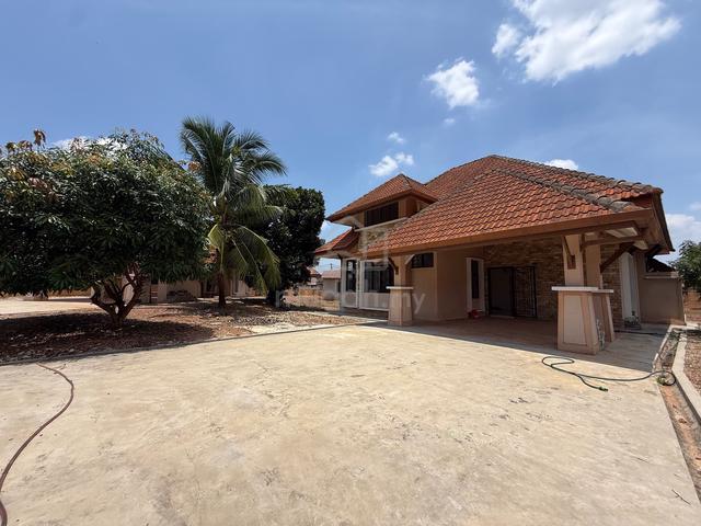 Big land open facing Bangolow House at Bdr Aman Jaya For Sale 1