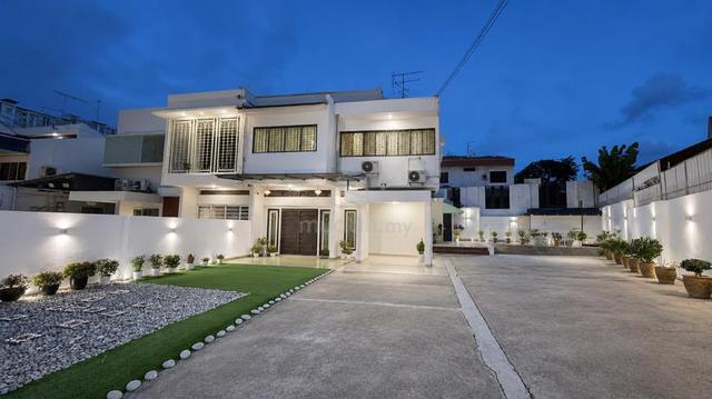 Taman Tasek JB big size double storey Semi D good condition 1