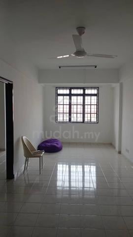 Hata Square Apartment 1