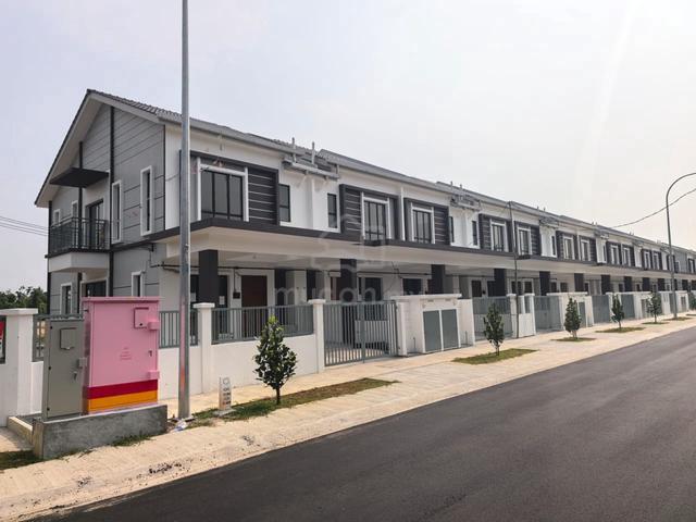 Cashback 23K 20x62.8 2sty freehold 8mins to setia taipan 1