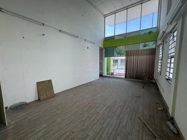 ( FOR RENT ) 3 Sty Shop Bandar Rawang 12 Endlot , Rawang Town Near KTM 1