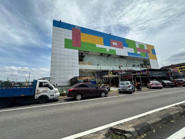 Commercial Building 3 Storey With Rooftop Johor Bahru 1