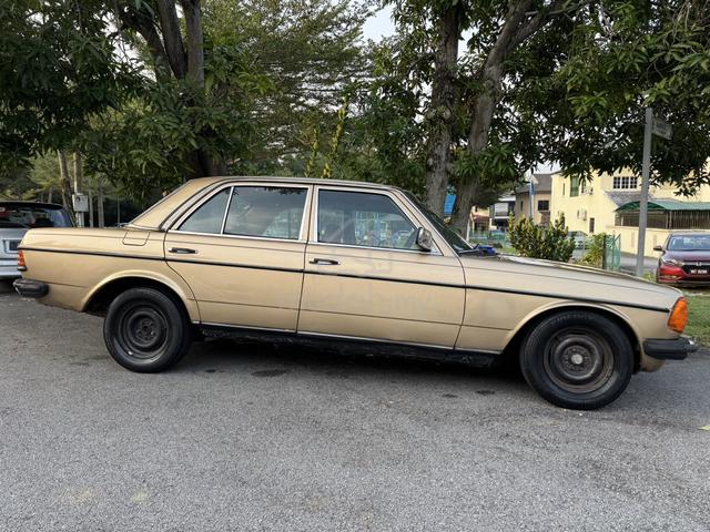 1995 w123 Mercedes Benz 230TE 2.3 (A) - 3