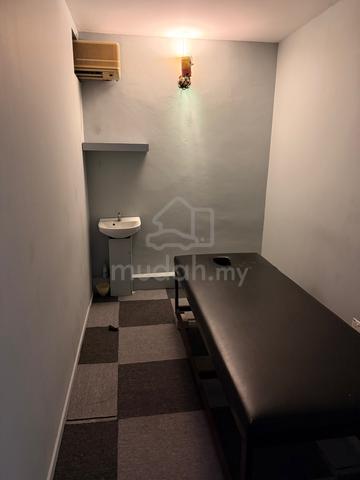 Beauty Room For Rent 1