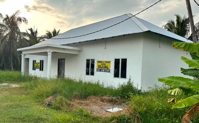 Banglo Simpang Lima Sungai Besar Selangor 1