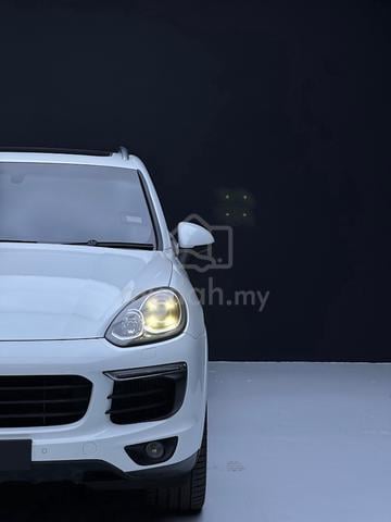 72K KM 2016 Porsche Cayenne 3.6 S TTurbo BrownInt - 3