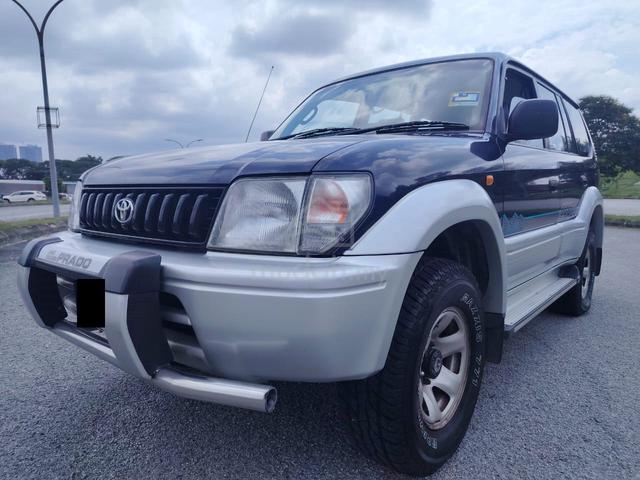 Toyota PRADO 2.7 (M) still1 owner NO OFF ROAD USED - 1