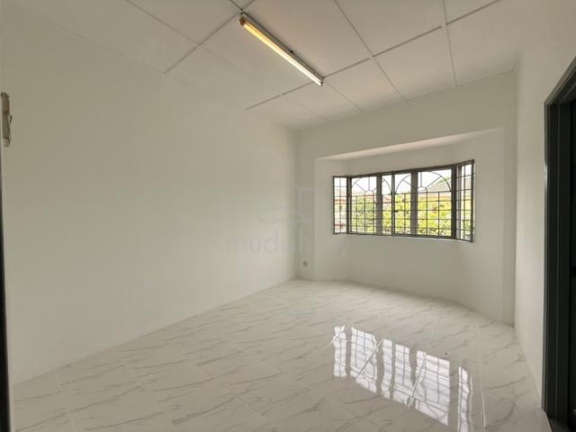 East 【 nego until sold, good condition 】 2 Storey House, BBK Kundang 1
