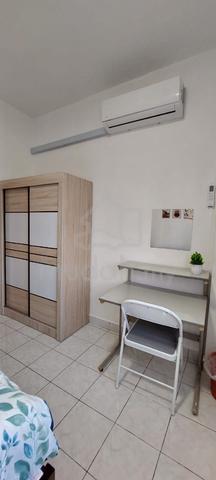 Large King Room 100m from Mutiara MRT Station 1