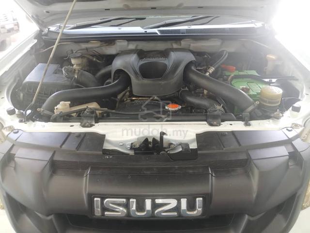 Isuzu Vcross Single Cab (M) - 2