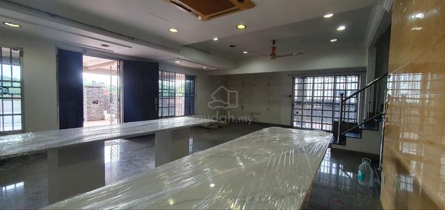 Taman Bukit Serdang Seri Kembangan Freehold Corner 2 Storey Terrace 1