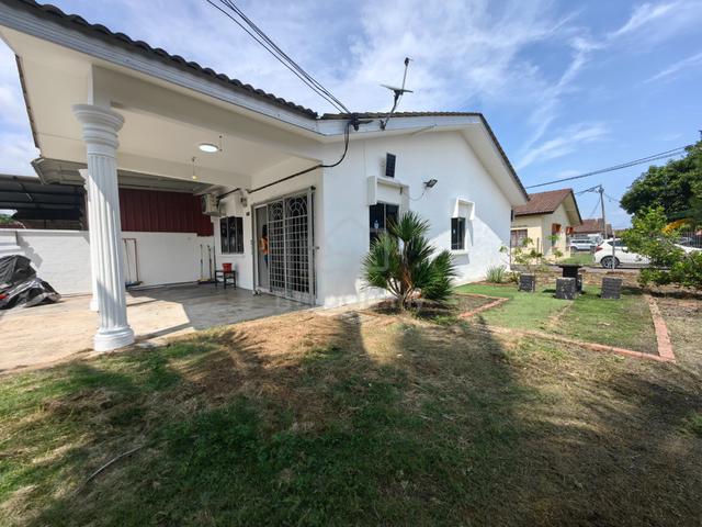 Corner 1 storey terrace house Taman Seri Telok Mas 1