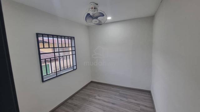 1.5 Storey Jalan Serunai Saleng Kulai  Near Senai & Airport Low Rental 3