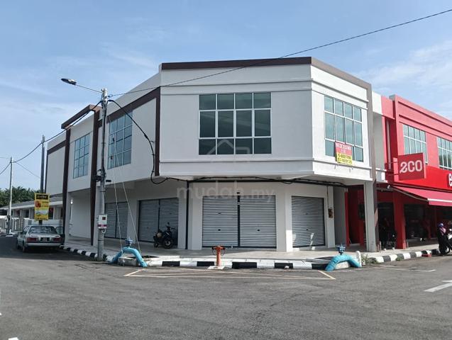 Kedai Pejabat 2-Tingkat di Ayer Tawar, Perak 1