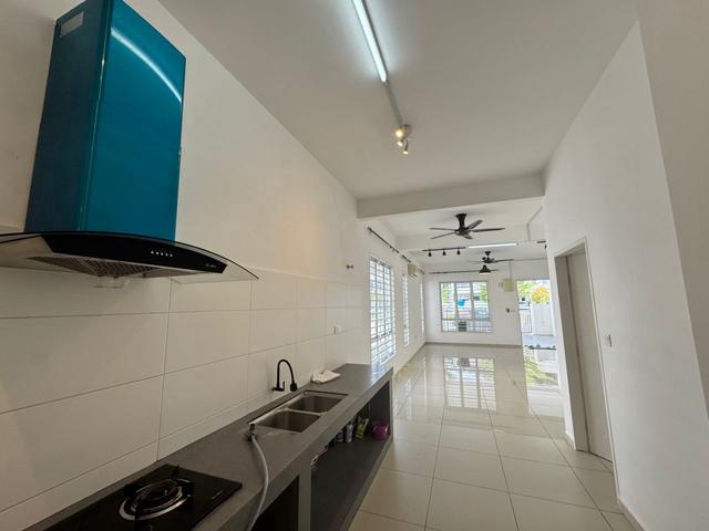Hot UNIT FOR RENT – TIARA SENDAYAN (END LOT) 🔥 1