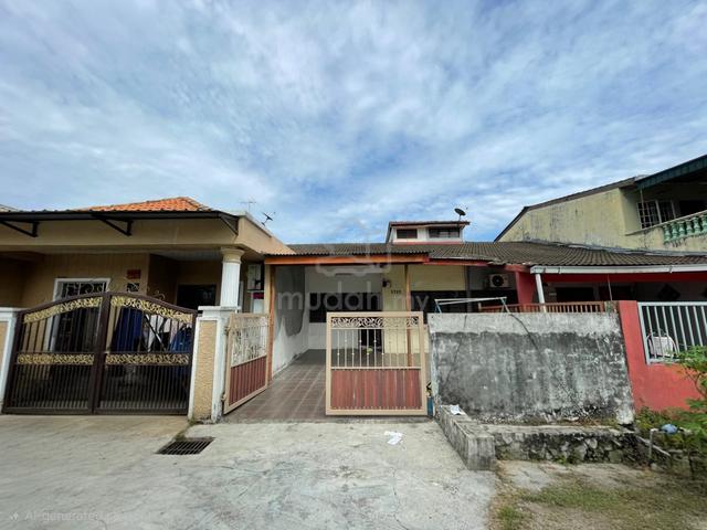 (FULL LOAN) Taman Sri Serdang, Seri Kembangan - Depan Padang 1