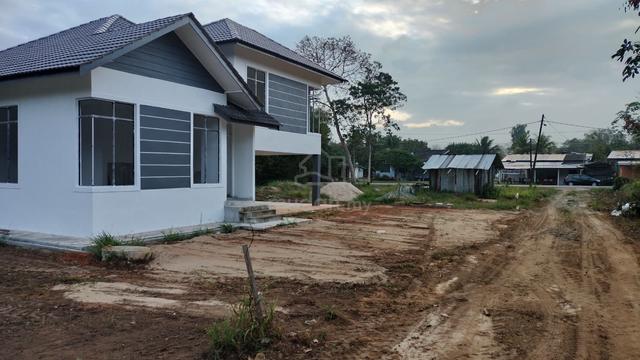 Banglo (Split Level) Kg Hutan Pasir,Ketereh 1