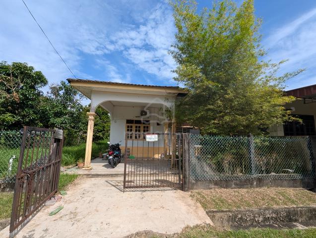[Corner Lot] Rumah Semi-D 1 Tingkat Alor Tempoyak, Dungun 1