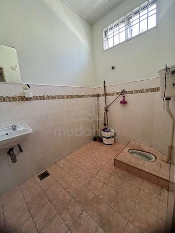 Bukit Sekilau Double Storey House For Rent 4