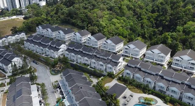 [ END LOT, FULLY ID ] 3 Sty Terrace Serene Mont Kiara Hartamas 2