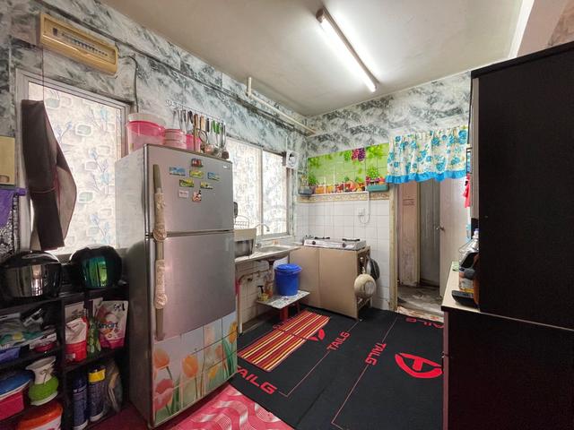 Taman Putra Budiman Flat 5