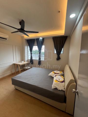 D’Aman crimson Newly Renovated room for rent 1