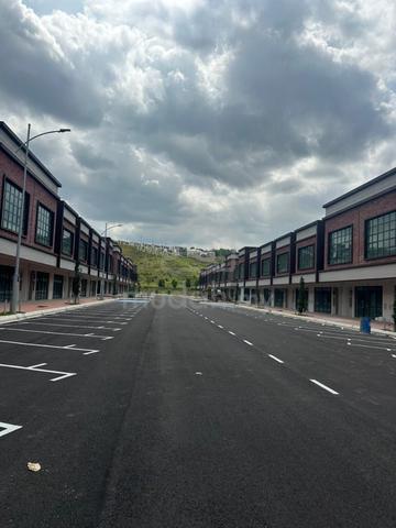 SEREMBAN 2 HOT AREA SHOP BESIDE MAINROAD For RENT 1