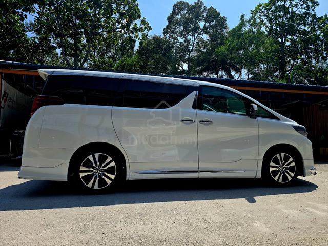 GRADE 4.5 2023 Toyota ALPHARD 2.5 SC MILEAGE 38K - 5