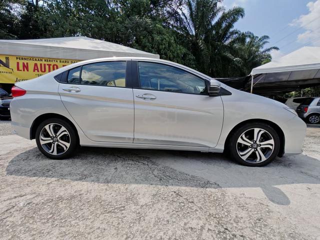 2014 Honda CITY 1.5 V (A) - 4