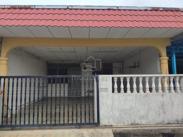 Rumah Rakyat Telok Pelanduk 1-Storey Terraced House For Rent 1