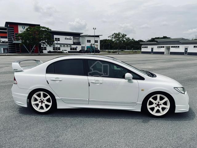 Honda Civic FD 1.8 - 4