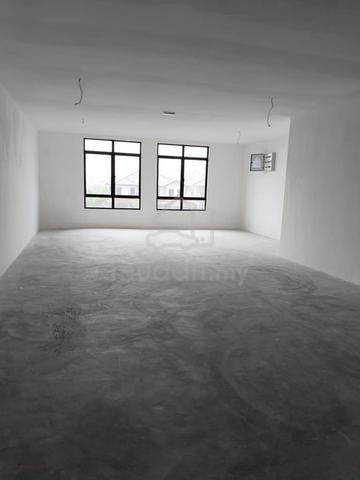 Putra Walk Seri kembangan 1
