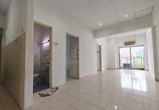 Red Ruby Apartment 1