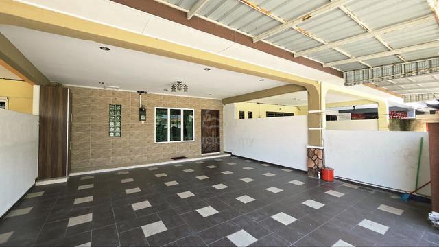 Bercham / 2 Storey Terrace / 22x60 / 4R3B / Renovated / Move In / Aeon 1