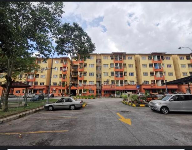 Merak Apartment (Shah Alam) 1