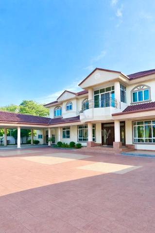 Taman BDC 18000sqft bungalow for SALE @ kolombong, iramani, bukitPAdng 1
