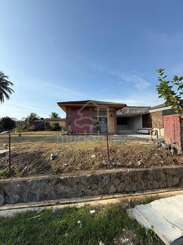 7513SQFT! CORNER LOT Single Storey Semi D Taman Paroi Jaya Seremban 1